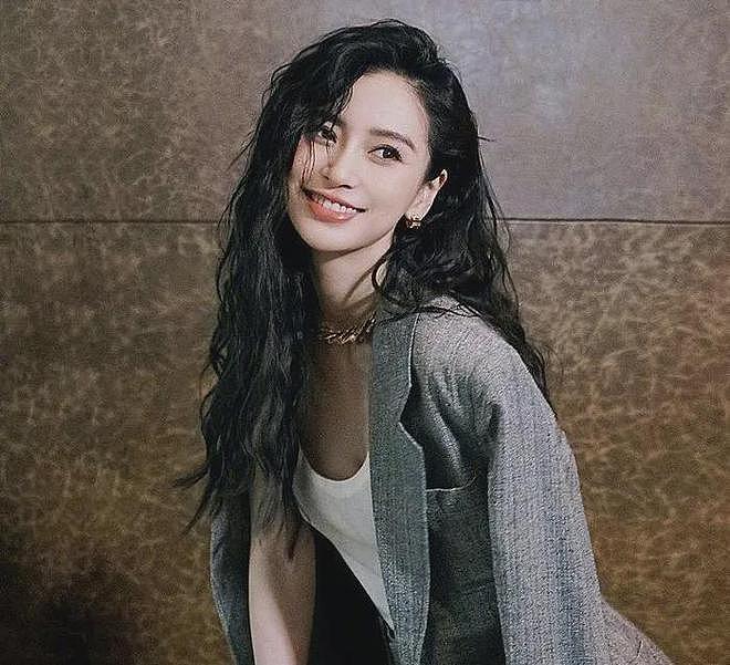 比伯晒与女歌手亲脸照,海莉留言示爱被指强装大度,婚姻再陷危机(组图) - 10
