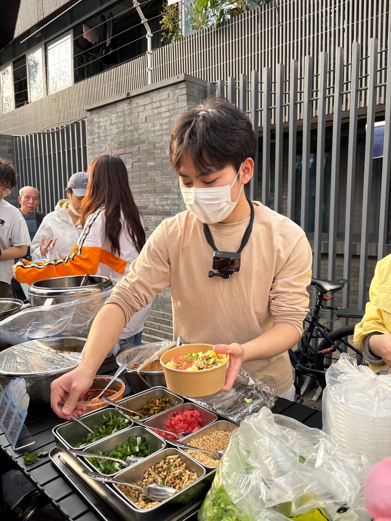 他从复旦退学卖土豆泥，24岁的出格人生引人唏嘘（组图） - 2