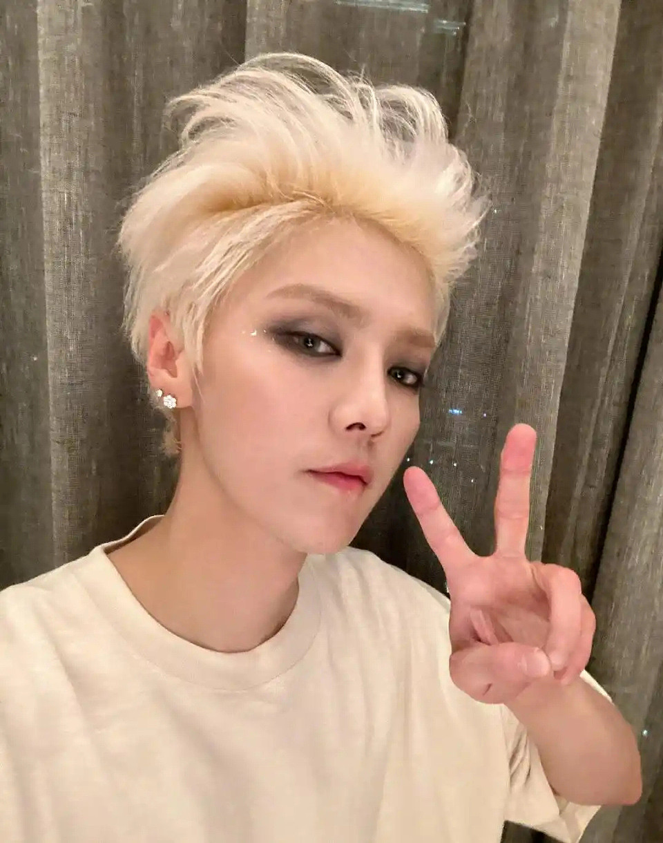 鹿晗生日关晓彤未送祝福,曾连续7年零点卡点,女方账号20分钟访问量破200万(组图) - 15