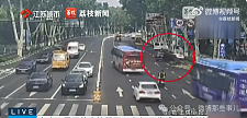 离奇，南京男子故意撞毁百万豪车，只为求工作抵债（组图）
