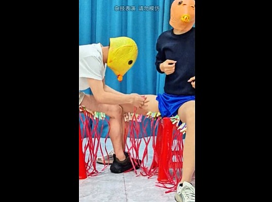 【爆笑】三天拿下一个开保时捷的男人?不建议模仿,趴在这个地方真挺难的...(组图) - 23