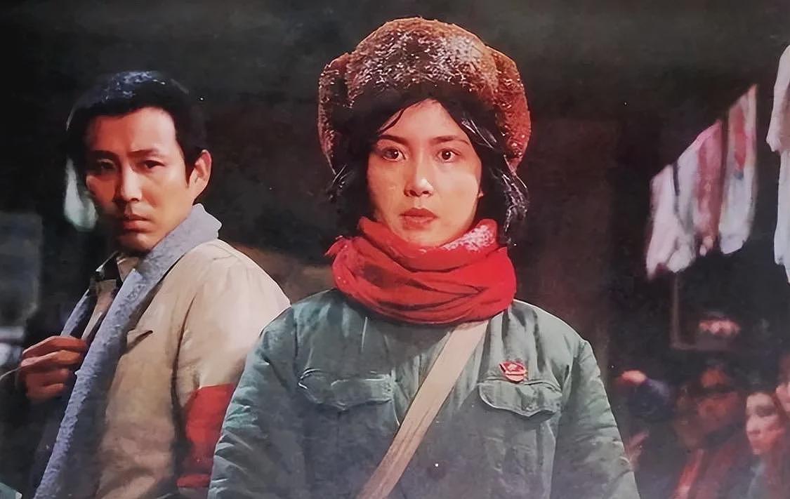 她是“香港第一情妇”,张艺谋的白月光,被大佬原配报复致子宫脱落(组图) - 7