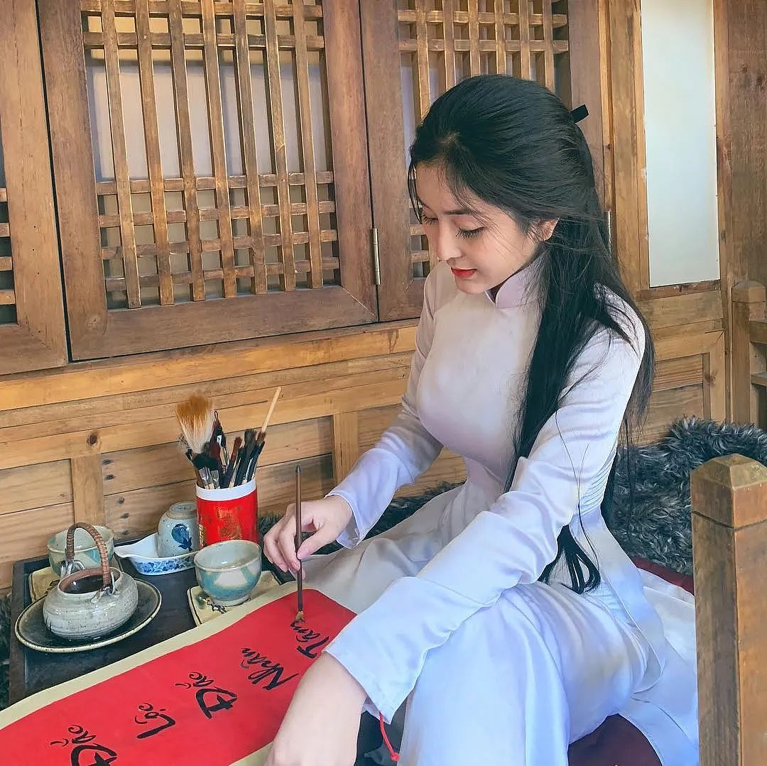 【美女】22岁“学妹”发育过猛遭围观,又纯又欲,我沦陷了...(组图) - 13