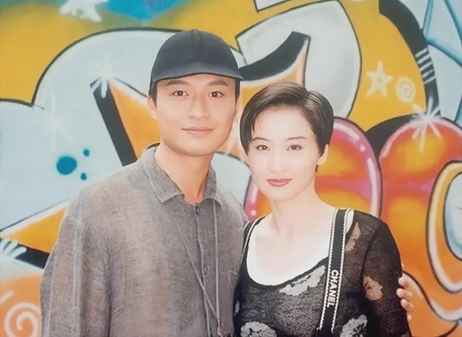 她是“香港第一情妇”,张艺谋的白月光,被大佬原配报复致子宫脱落(组图) - 16