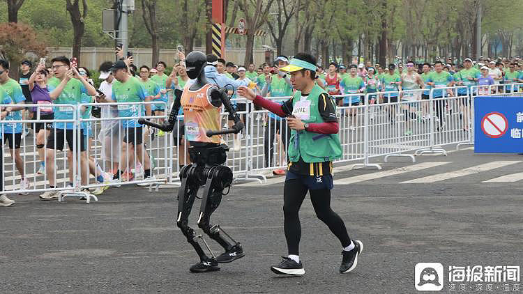 人形机器人在北京跑完21.0975公里意味着什么？（组图） - 2