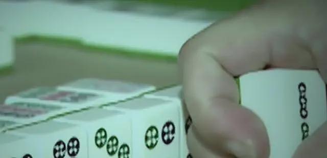 女中学生偷尝禁果，私奔不成全家遭灭门，一枚血脚印牵出不伦之恋（组图） - 34