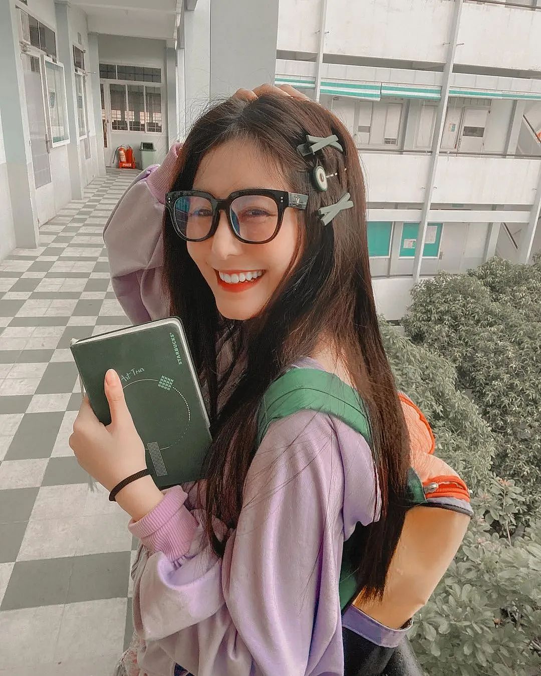 【美女】22岁“学妹”发育过猛遭围观,又纯又欲,我沦陷了...(组图) - 15