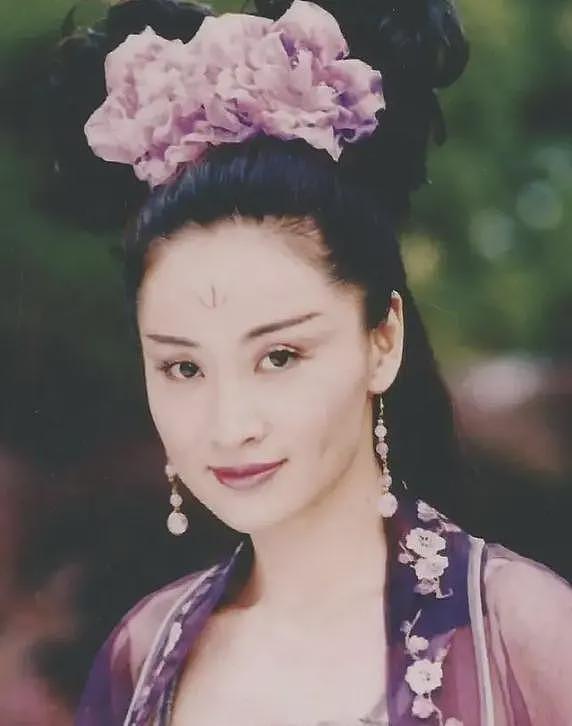 她是“香港第一情妇”,张艺谋的白月光,被大佬原配报复致子宫脱落(组图) - 19
