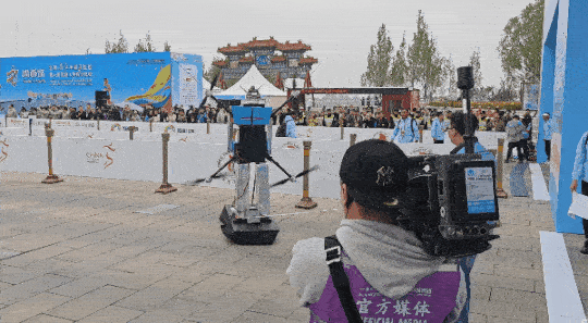 宇树摔倒、天工夺冠,还有瘫痪的,这届机器人马拉松把我看傻了(视频/组图) - 5