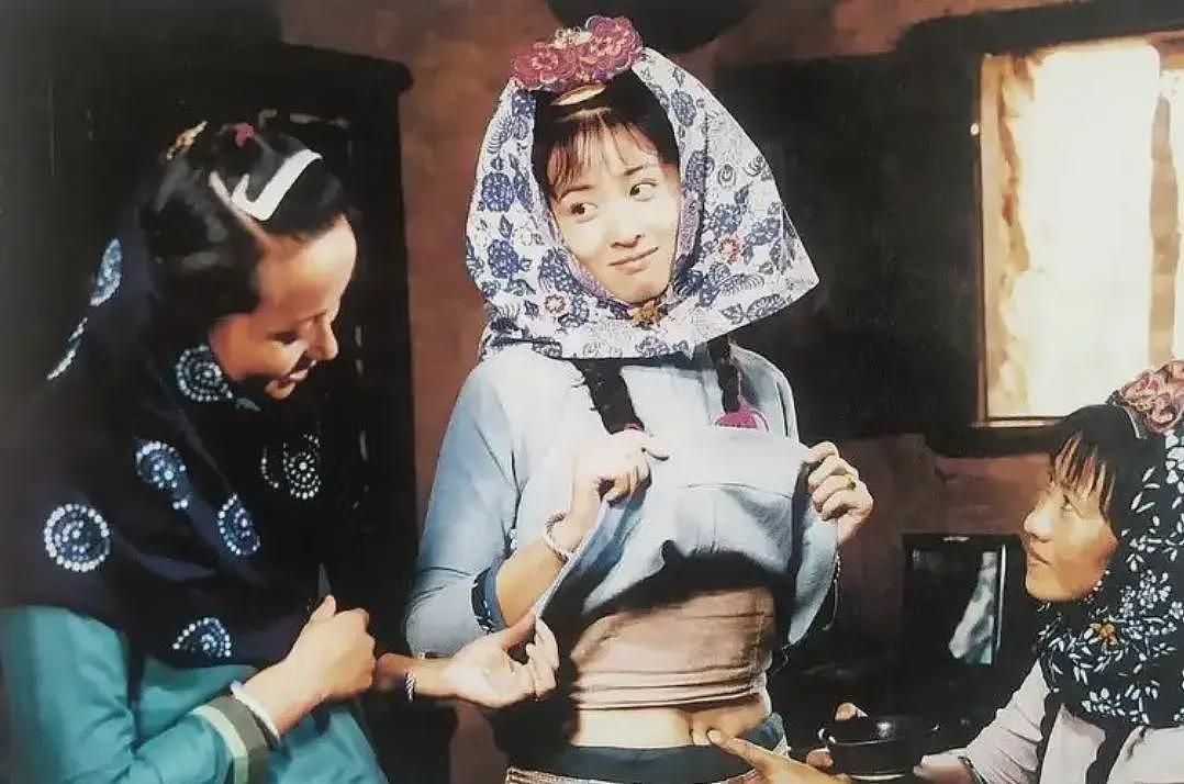 她是“香港第一情妇”,张艺谋的白月光,被大佬原配报复致子宫脱落(组图) - 8