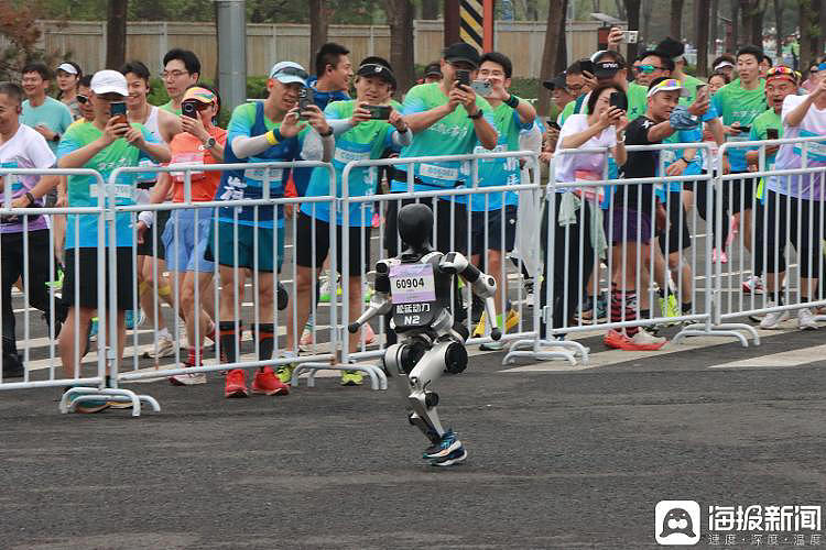 人形机器人在北京跑完21.0975公里意味着什么？（组图） - 3