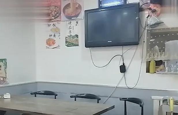 都想对方结账，东莞两男子路边装睡，被尿憋醒的买了单！店家：从凌晨4点耗到7点（组图） - 5
