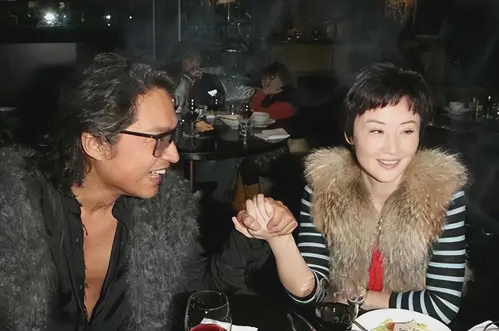 她是“香港第一情妇”,张艺谋的白月光,被大佬原配报复致子宫脱落(组图) - 17