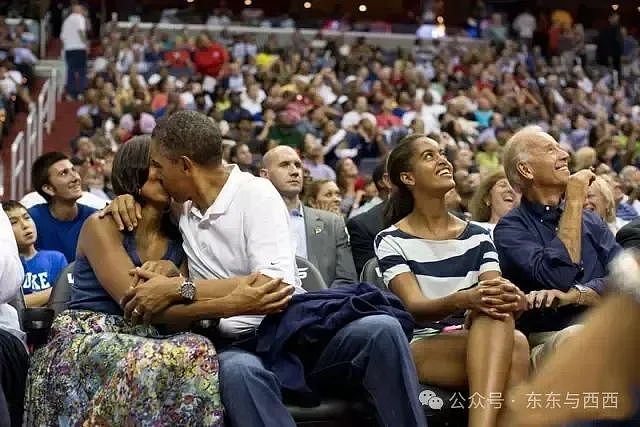 美国前第一夫人要离婚?他俩一直各玩各的,曾经的恩爱早已透支完毕……(组图) - 17