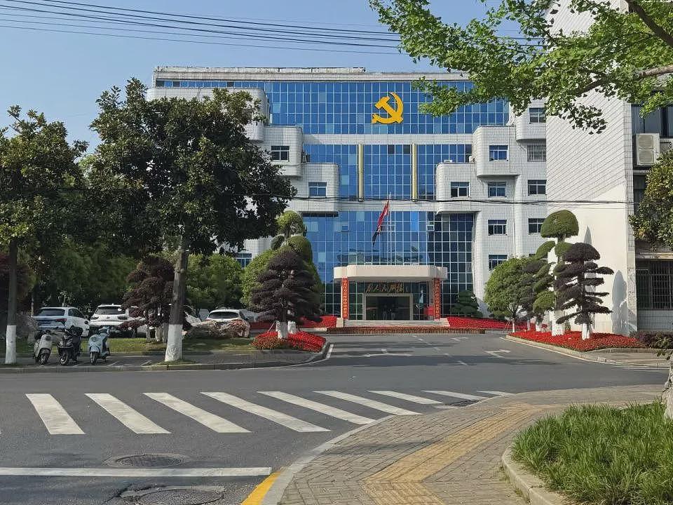 县委县府无大院：湖南汉寿的“拆墙”账本（组图） - 1