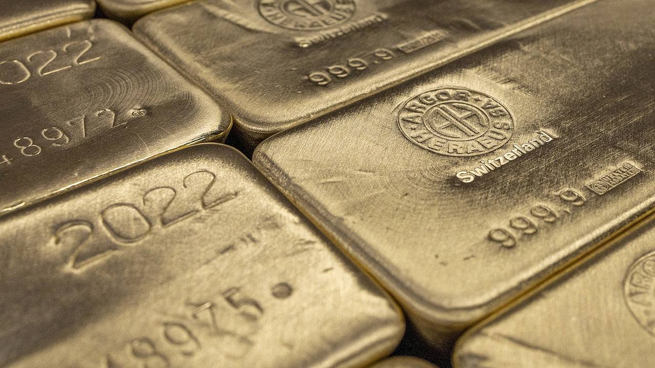 特朗普发文指拥有黄金者制定规则,金价应声破顶,挑战3400美元(组图) - 1
