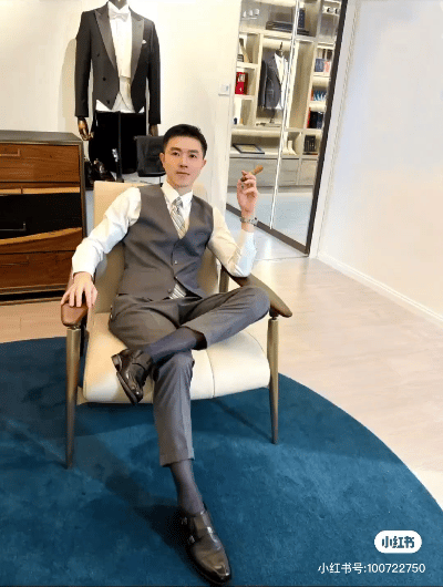 【爆笑】“谁能帮我P个坐在腿上的女朋友…?”哈哈哈评论区八仙过海各显神通(组图) - 8