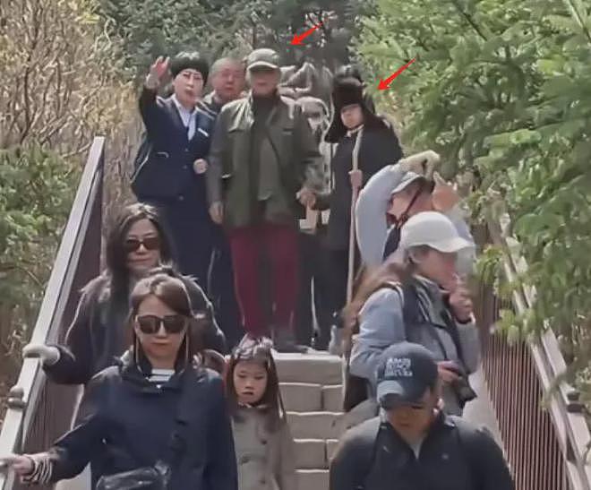 郭晶晶全家山西游玩，79岁霍震霆体格硬朗，登悬空寺还抽空带娃（组图） - 14