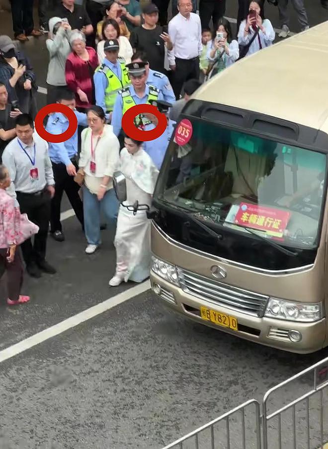 刘涛为妈祖庆生一级警督护航，身边全是大佬，变装视频点赞超300万（组图） - 8
