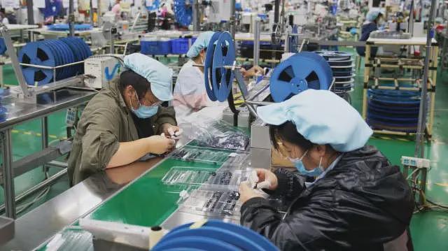 美国设计、中国制造：苹果为何深陷两国角力漩涡（组图） - 4