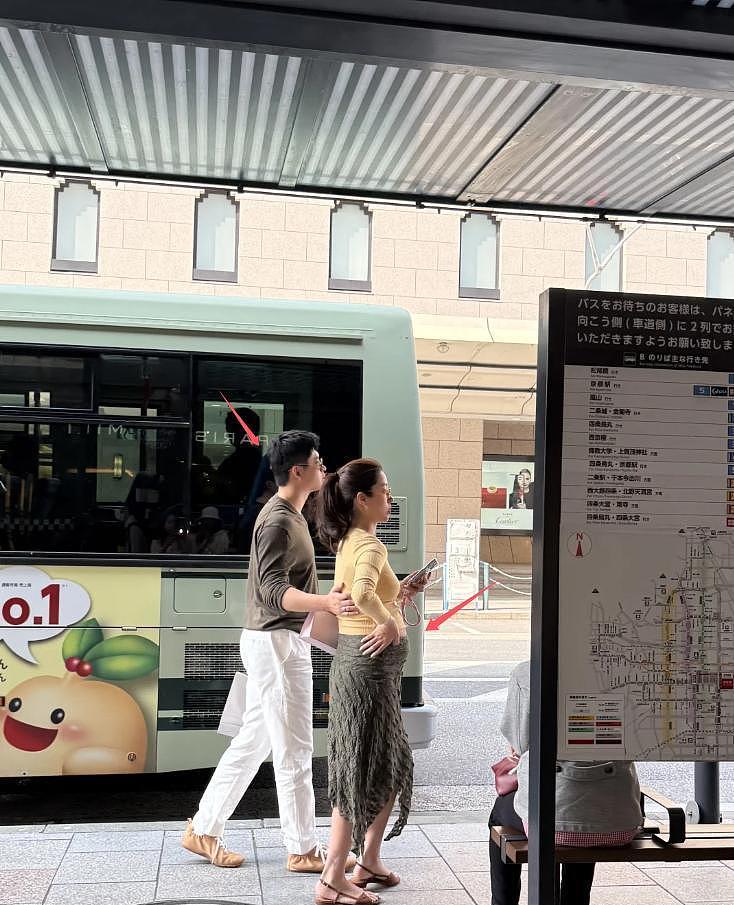 网友遇杨采珏,孕肚明显男友在侧,小刘亦菲终未成真“神仙姐姐”(组图) - 1