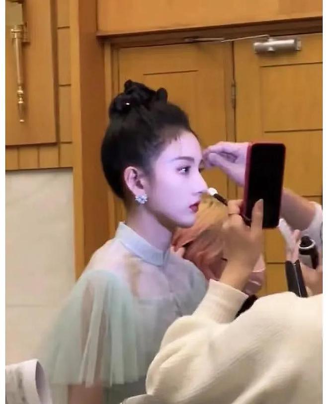 宋祖儿神似张柏芝到底算不算大美人?看她和杨幂的合照就有答案了(组图) - 22