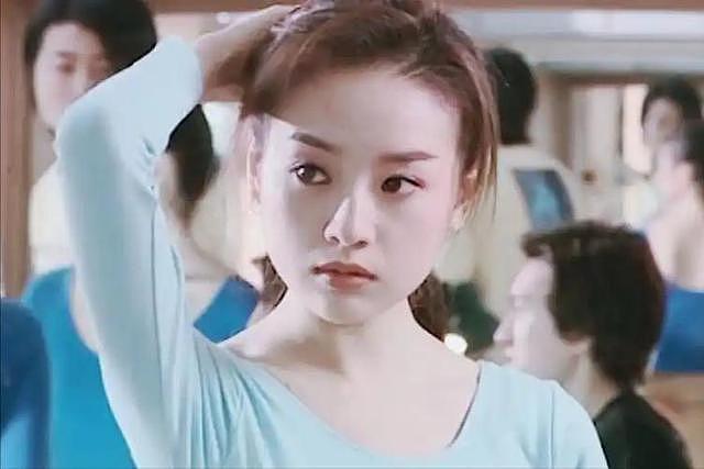 离婚13年后,45岁的董洁风光不再,终为自己的“野心”付出了代价(组图) - 1