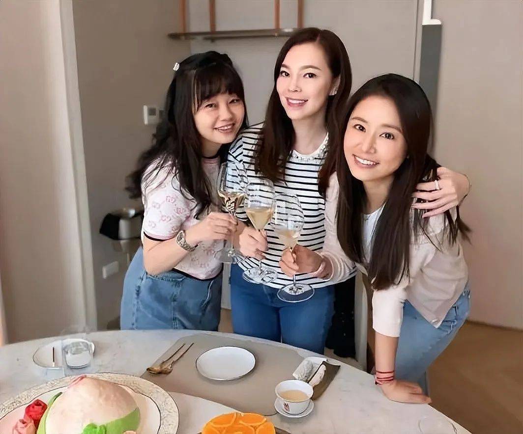 50岁百亿阔太现身名媛圈,为74岁丈夫生3个孩子(组图) - 5