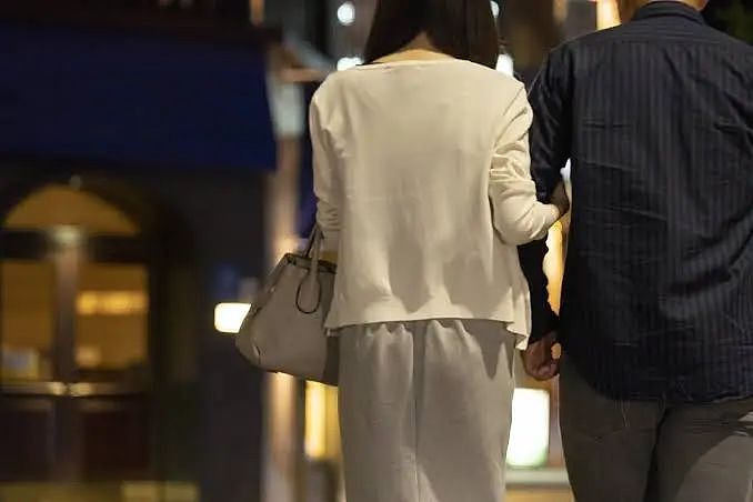 日本20多岁国税局女职员“风俗+援交”，4个月赚188万（组图） - 11