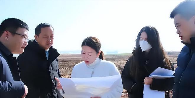 80后国企“美女董事长”：掌管500亿资产，白天工作，晚上解扣子（组图） - 8