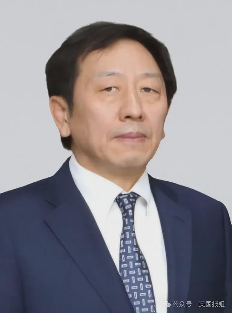 韩知名大学校长为讨好财阀逼女学生陪酒唱跳,不从就挂科还影响找工作?网友:蛇鼠一窝(组图) - 6