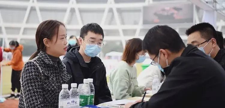 太扎心！28岁女硕士投了8000份简历都没找到工作（组图） - 8