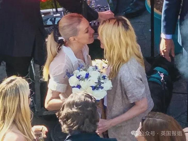 《暮光之城》女主结婚！与相恋6年女友低调举行婚礼仪式，合影又帅又美又甜（组图） - 1