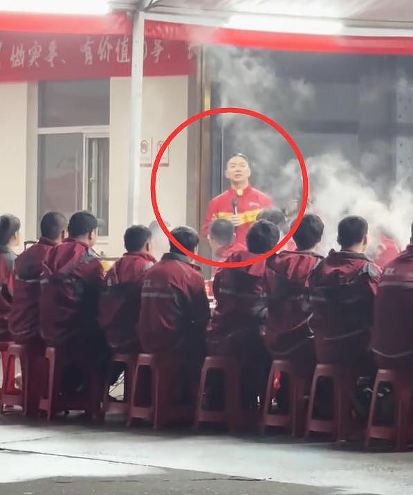 刘强东送外卖细节：骑车被偶遇，请骑手吃火锅（组图） - 14