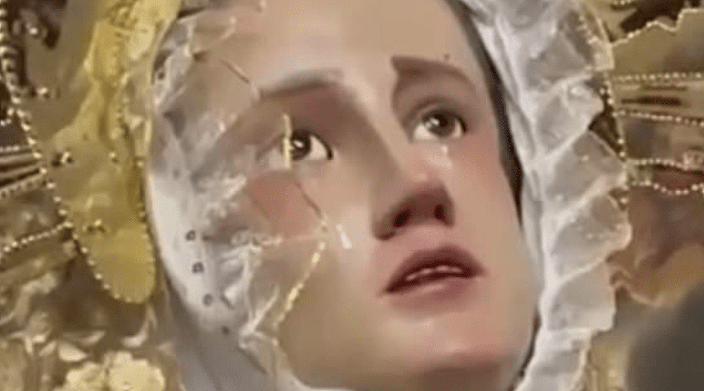神迹还是巧合？教宗方济各逝世前夕，圣母玛利亚雕像“流泪”画面疯传（组图） - 3