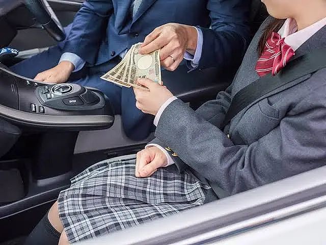 日本20多岁国税局女职员“风俗+援交”，4个月赚188万（组图） - 9