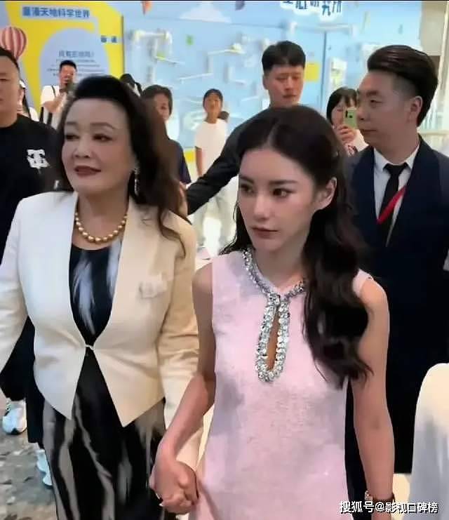 马筱梅学历被扒,沉寂一段时间的张兰很快直播了(组图) - 22