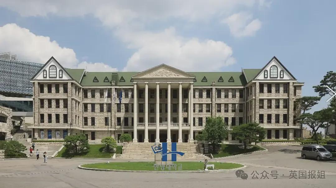 韩知名大学校长为讨好财阀逼女学生陪酒唱跳,不从就挂科还影响找工作?网友:蛇鼠一窝(组图) - 2