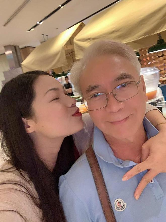 74岁李龙基即将接37岁小女友出狱,出狱后计划到云南度蜜月(组图) - 1