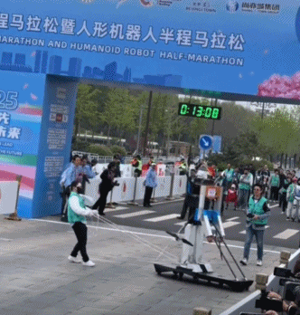 机器人跑马拉松像“活爹”出街，露脸第一比赛第二（组图） - 9