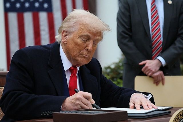 美元指数急挫，特朗普还没炒掉鲍威尔就把美元吓崩了？（组图） - 4