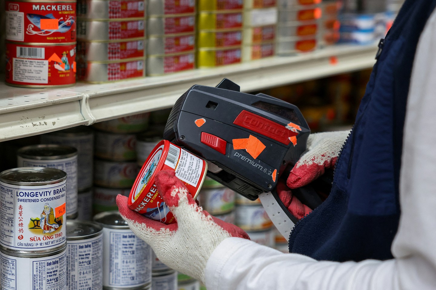 美国华人食品供应商：原路运回中国都比交关税清关便宜（组图） - 3