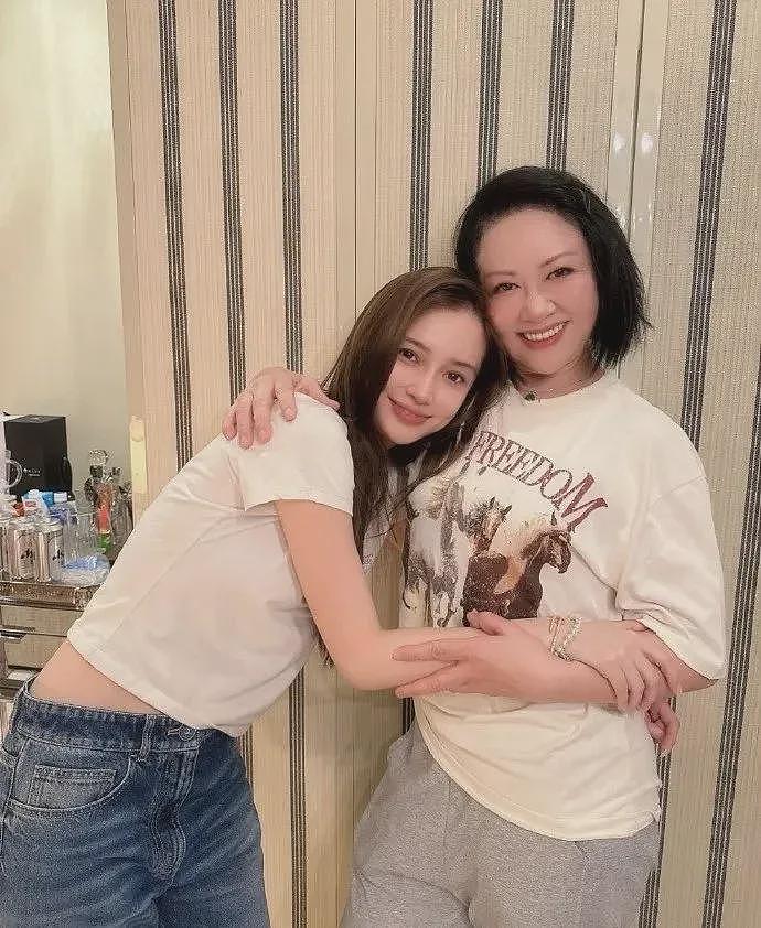 热搜第一！林允回应“明星月嫂与林允合照”，“月嫂”本人回复后清空账号（组图） - 2
