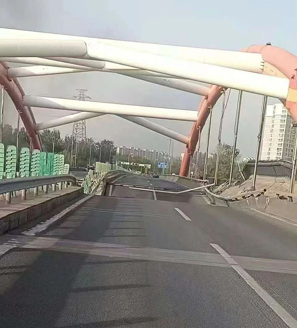 北京潮白河大桥突发火警，致部分坍塌！传电缆起火肇事（视频/组图） - 5