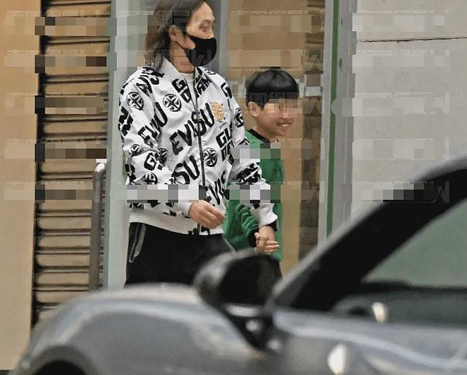 郑中基闹离婚后接娃放学，儿子未受父母影响，离婚原因与酒有关（组图） - 9