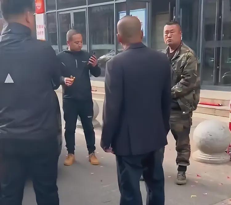劳斯莱斯小金人被掰后续，男子身份被扒，是惯犯，原因曝光引众怒（组图） - 8