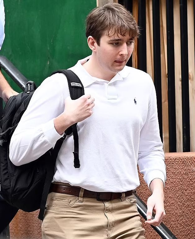 特朗普19岁儿子久违露面长出双下巴，社交生活被曝受到了严格控制（组图） - 5