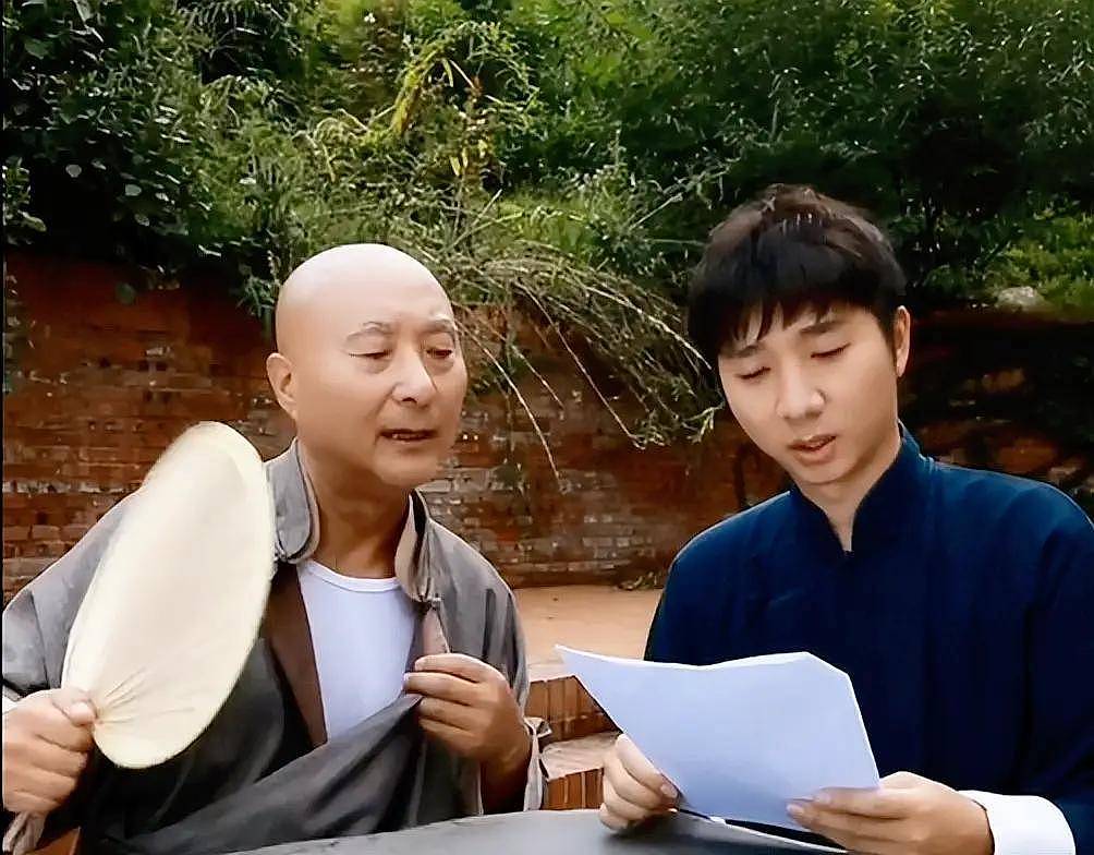 陈陈佩斯与儿子挖野菜！多年父子成兄弟，儿子让他晚年没烦恼（组图） - 6