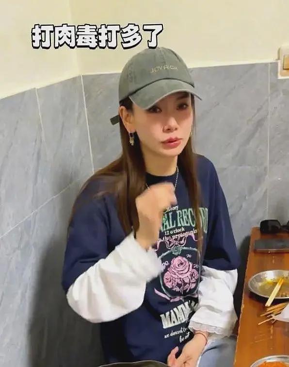 张柏芝出席活动颜值崩塌？眼睛一大一小很怪异，网友：变大小眼了（组图） - 9