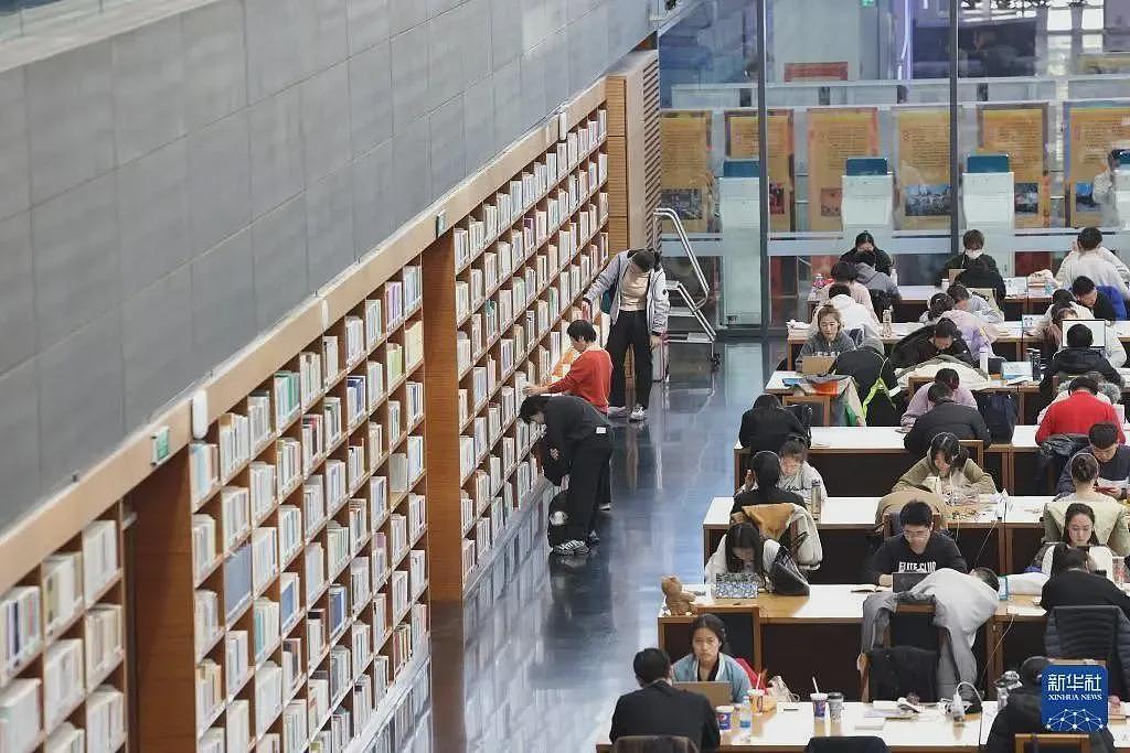 董宇辉获文学奖引议，文学是不是一种“真空存在“？（组图） - 3